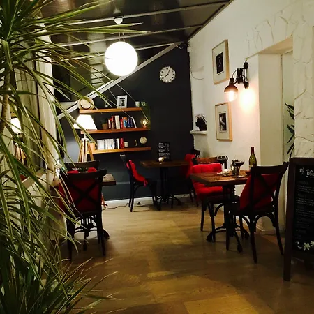 小卡斯特勒酒店 酒店 昂蒂布