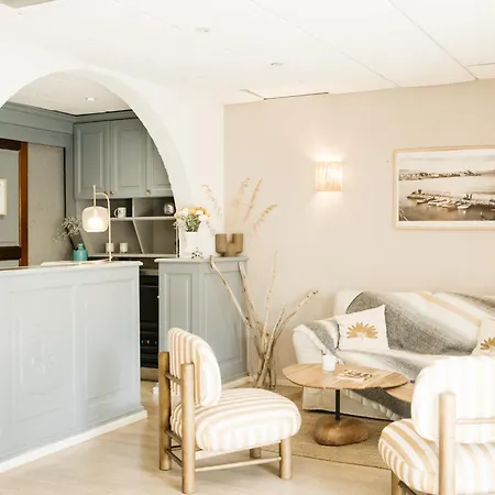Le Petit Castel Hotel