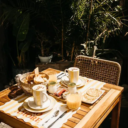 Le Petit Castel Hotel 3*