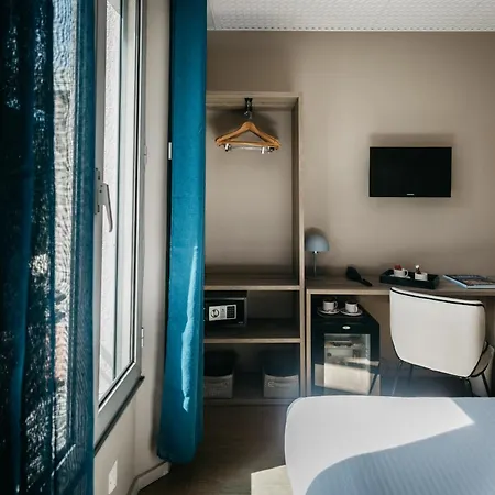 Le Petit Castel Hotel 3*