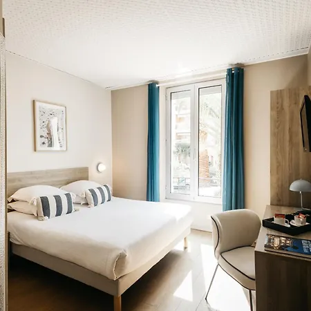 Hotel Le Petit Castel 3*