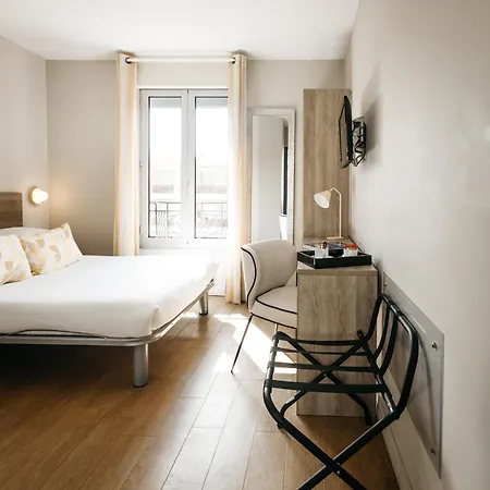Le Petit Castel Hotel
