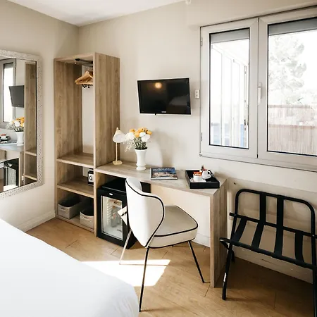 Le Petit Castel Hotel