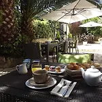 Hotel Le Petit Castel Antibes