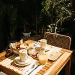 Le Petit Castel Hotel 3*