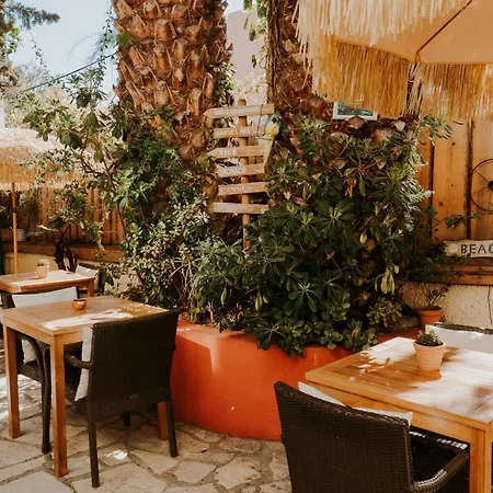 ホテル ル プティ カステル