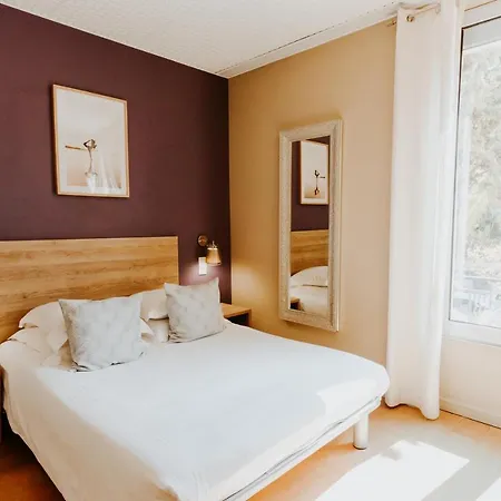 ホテル ル プティ カステル