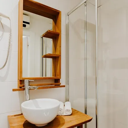 ホテル ル プティ カステル 3*