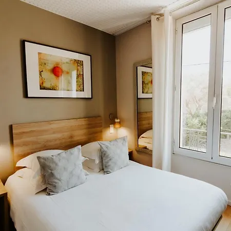 ホテル ル プティ カステル 3*