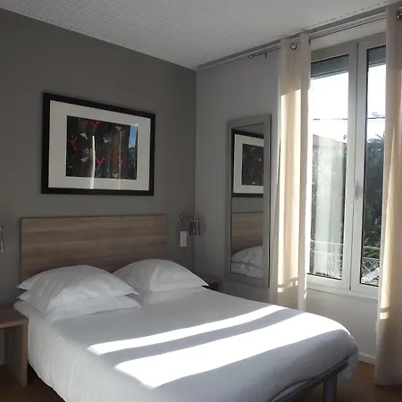 ル プティ カステル ホテル