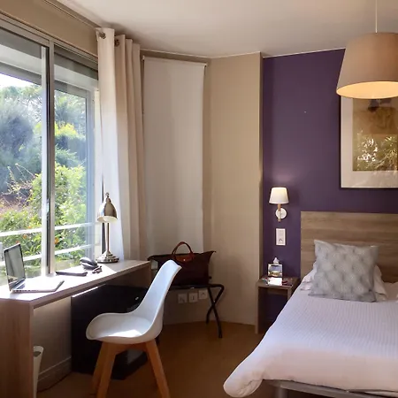 Otel Le Petit Castel