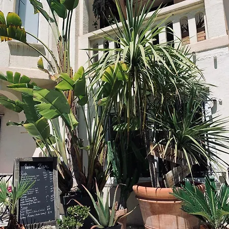 Le Petit Castel Hotel