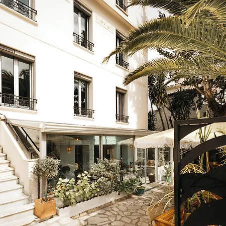 Otel Le Petit Castel