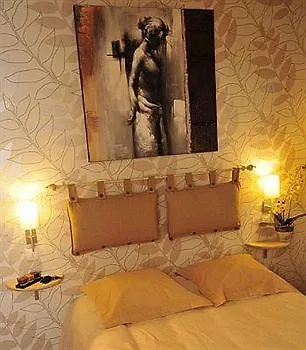 Le Petit Castel 3*