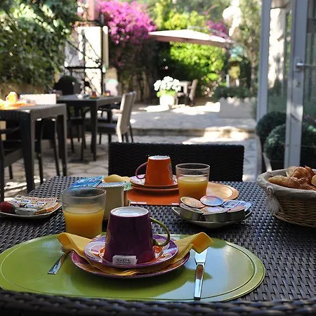 ル プティ カステル 3*