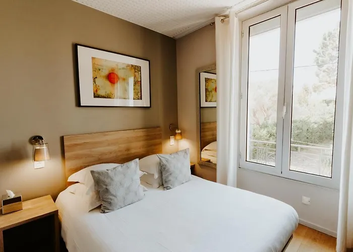 Hotell Le Petit Castel 3*