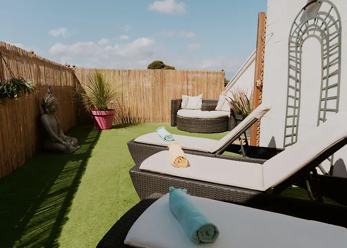 Le Petit Castel Hotell 3*